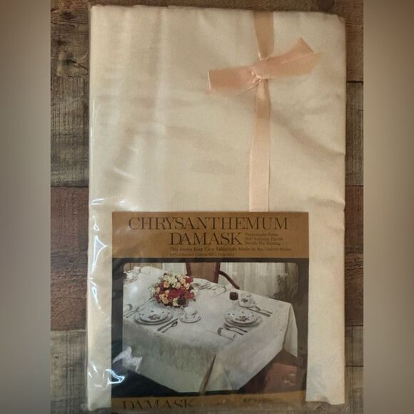 Vintage NEW Cream Chrysanthemum Damask Tablecloth Rectangular 63”x104” No Iron - Picture 1 of 9